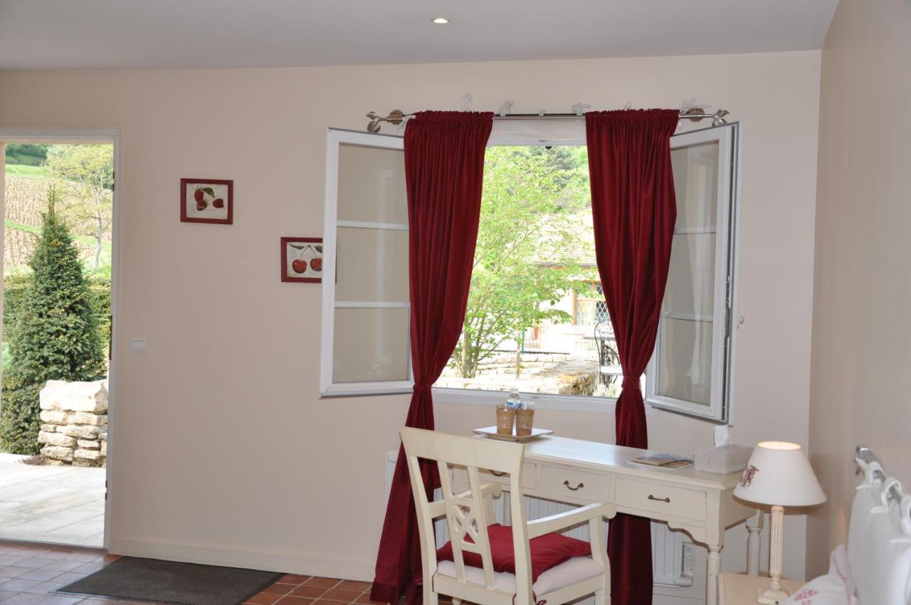 Domaine De La Combotte Bed & Breakfast Nantoux Exterior photo